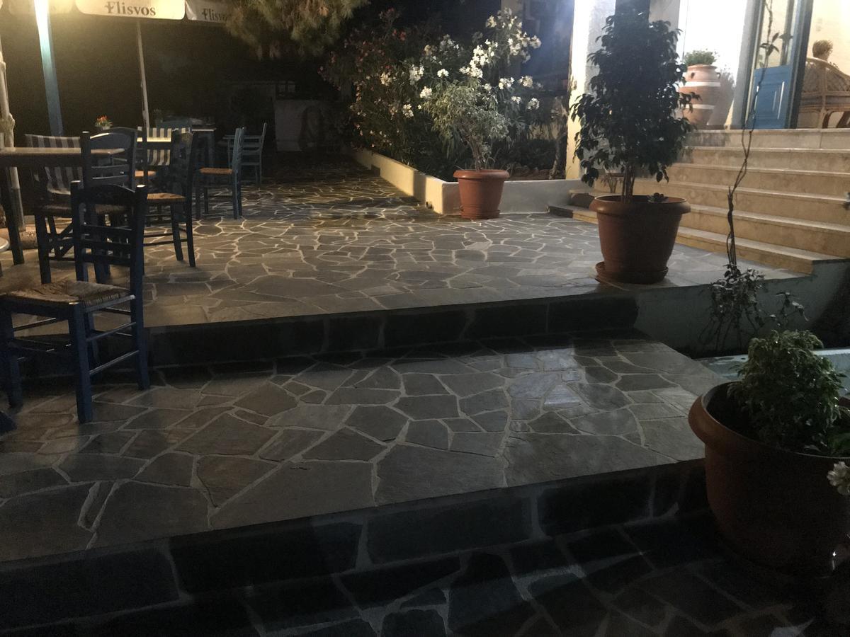 Hotel Flisvos Megalochori  Экстерьер фото