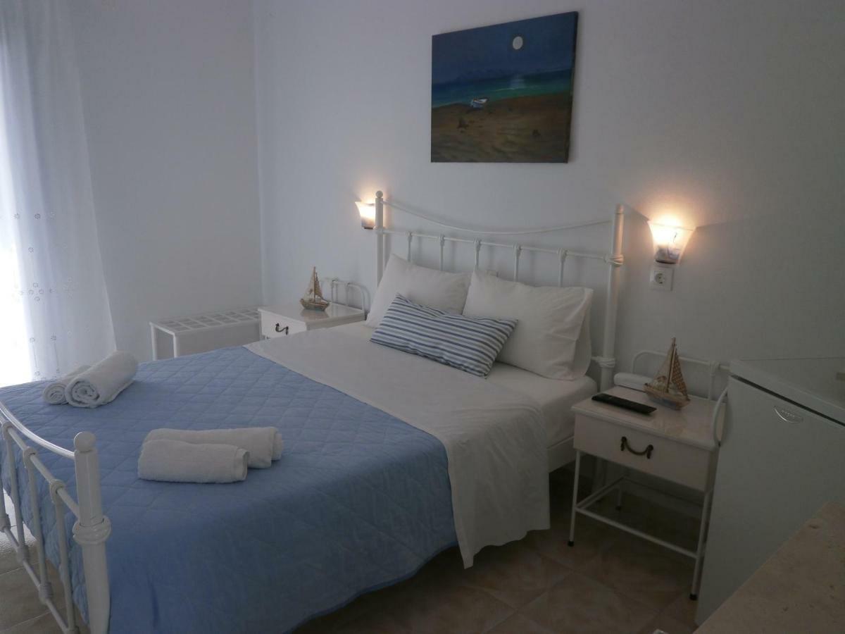 Hotel Flisvos Megalochori  Экстерьер фото